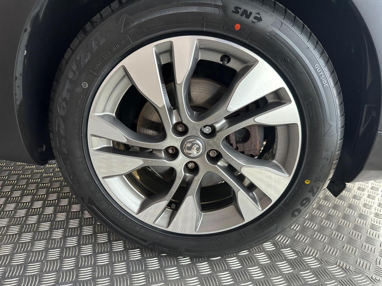 Vauxhall Grandland X DY68ZWW