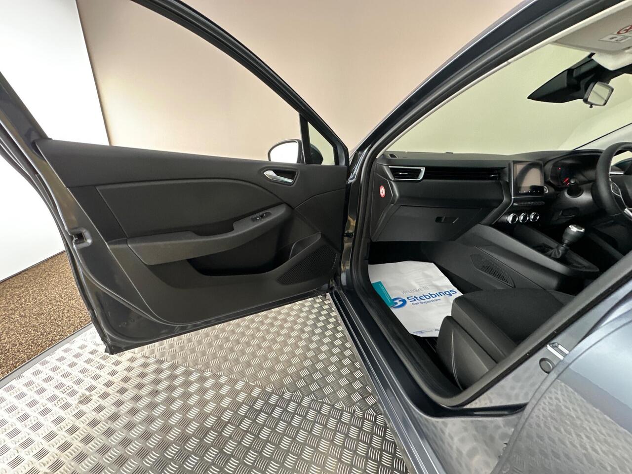 Renault Clio YC71OJA