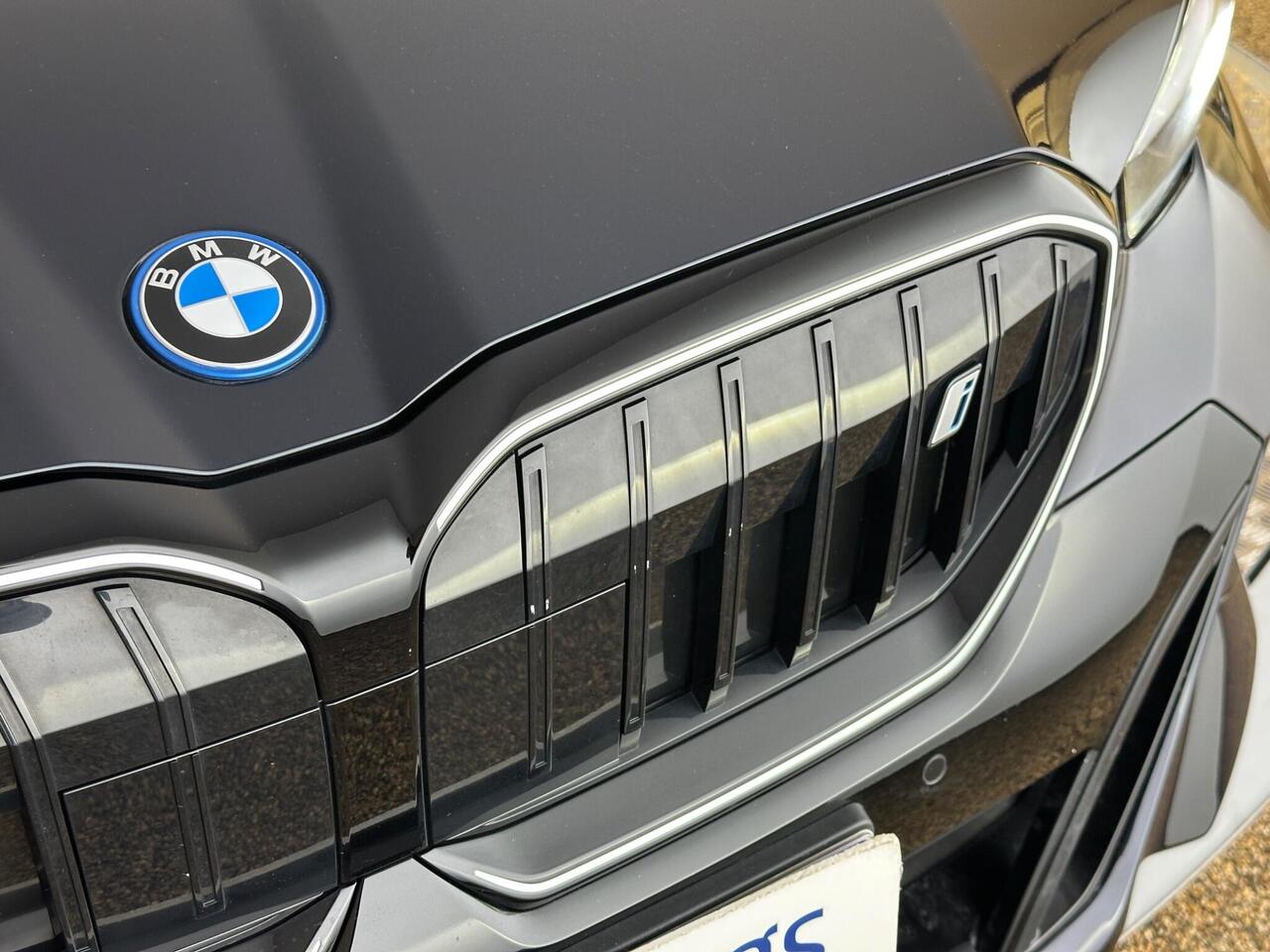 BMW i5 ML24HHM