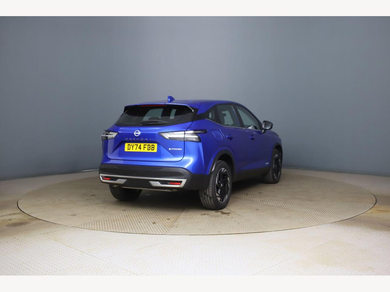 Nissan Qashqai DY74FBB
