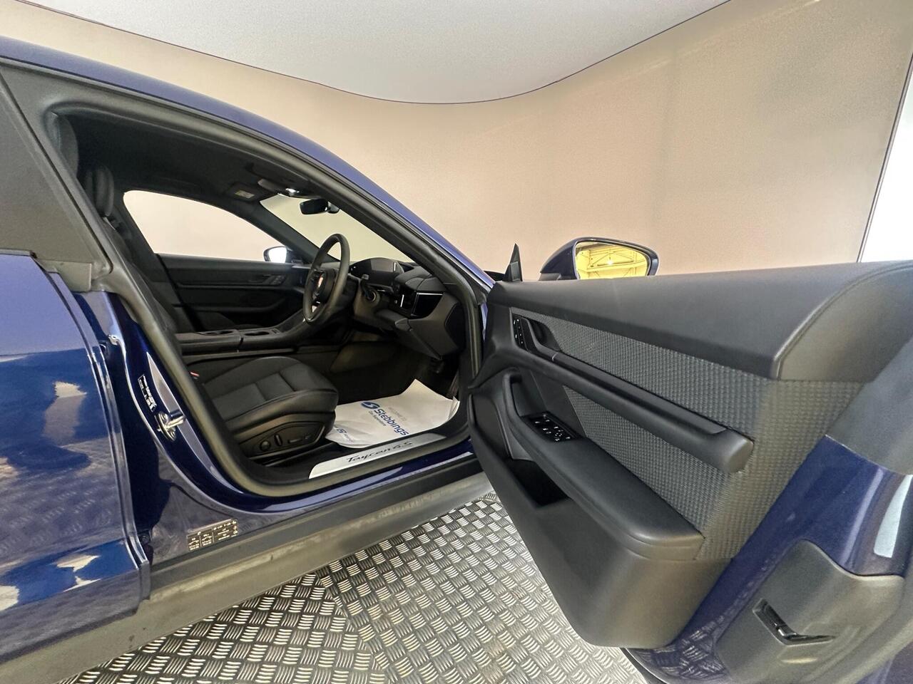 Porsche Taycan EJ22XKN