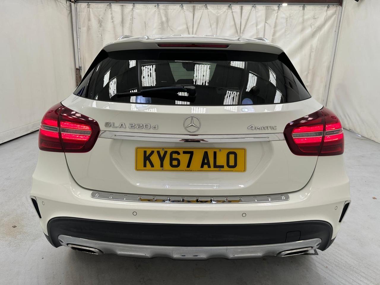 Mercedes-Benz GLA KY67ALO