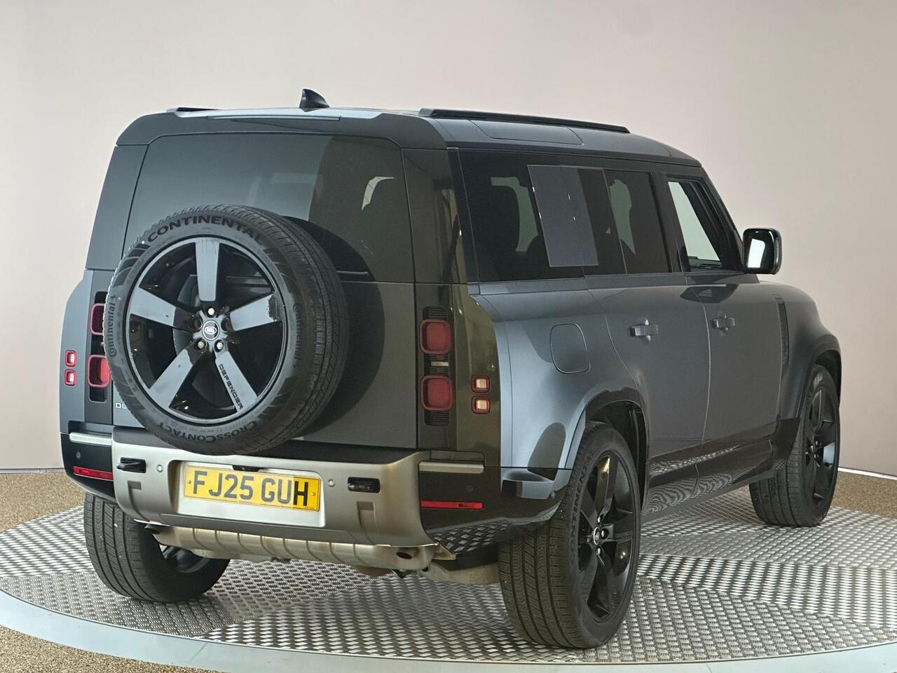 Land Rover Defender 110 FJ25GUH