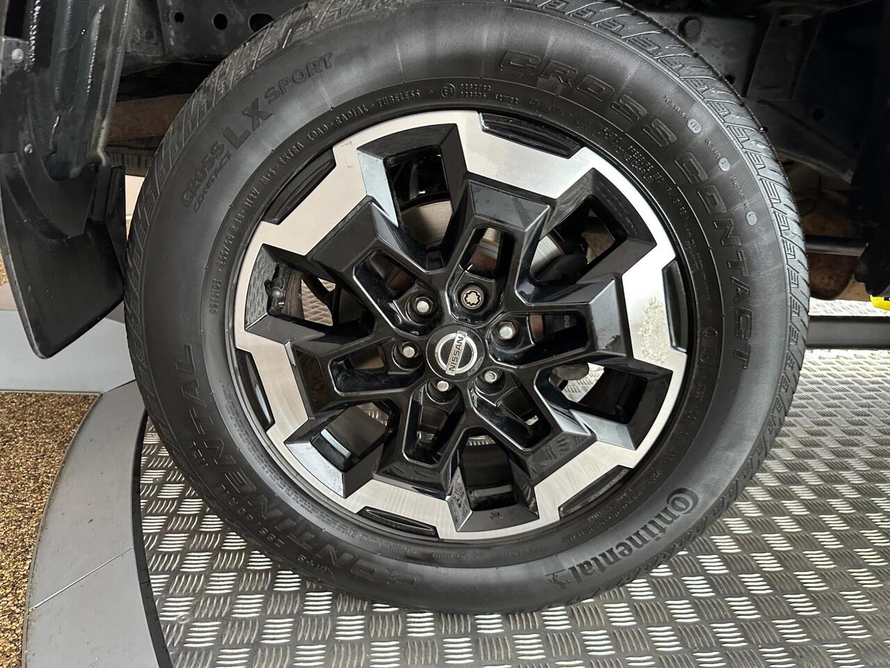 Nissan Navara EY21RLU