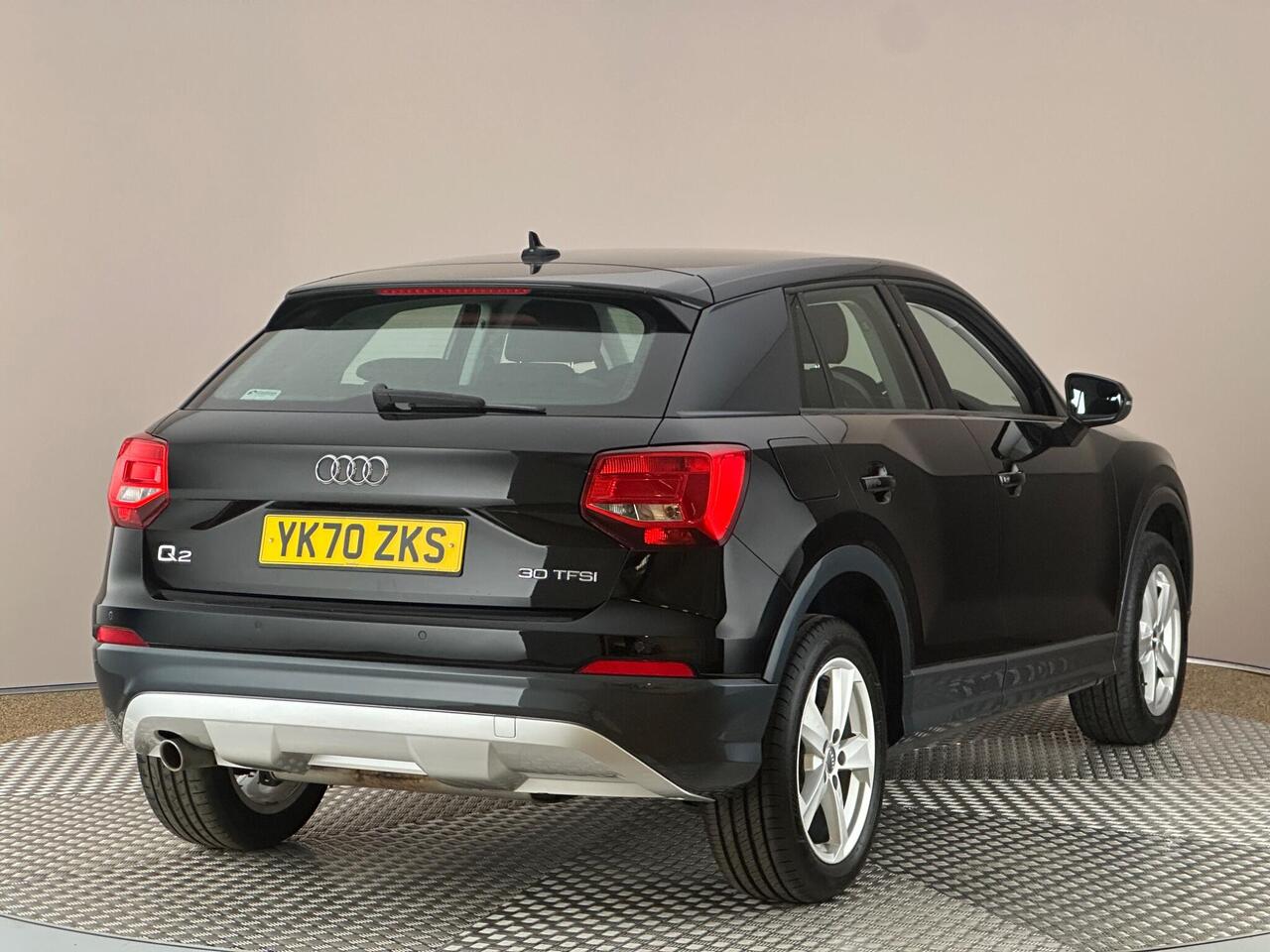 Audi Q2 YK70ZKS