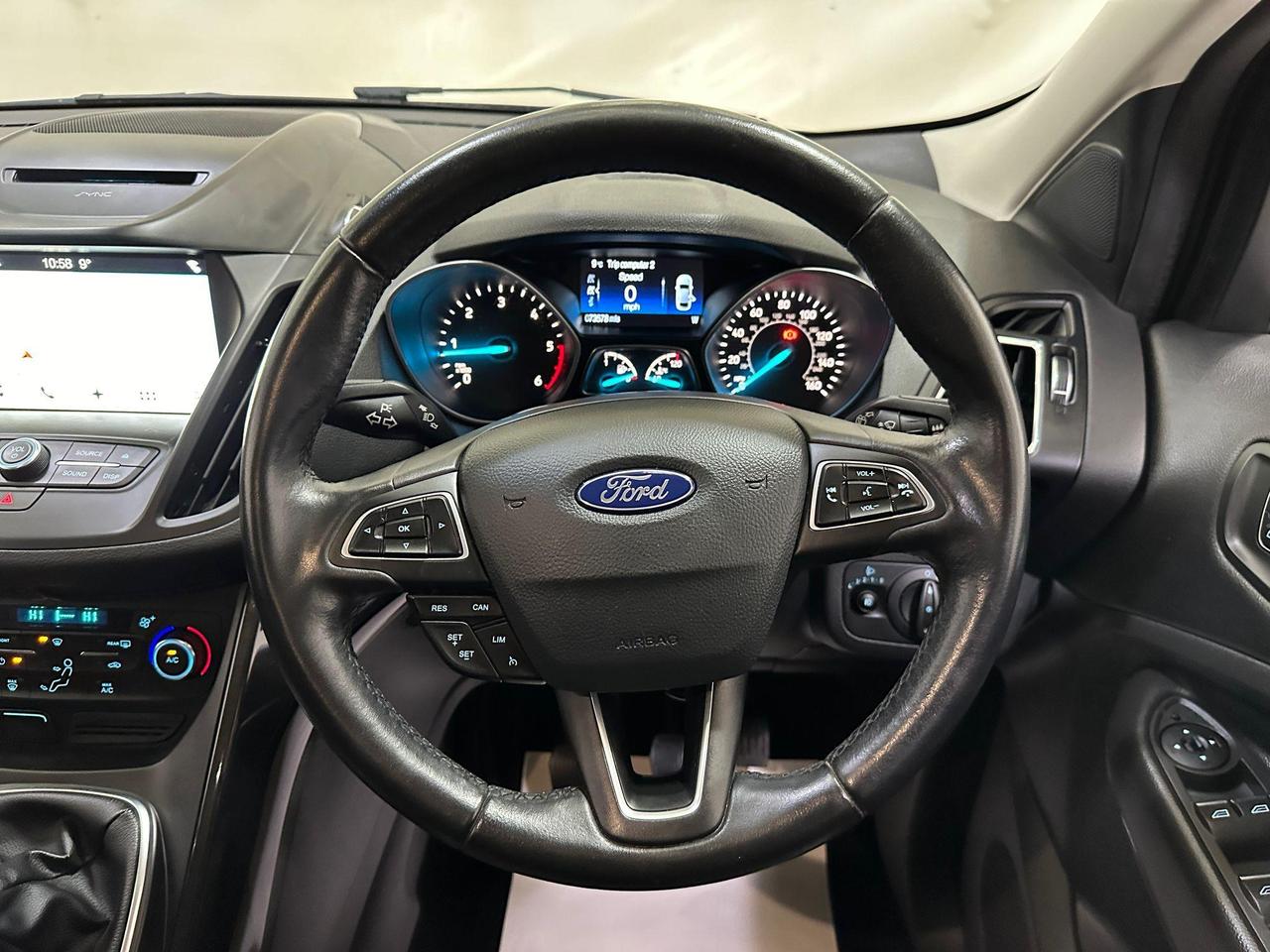 Ford Kuga WM67ZBC