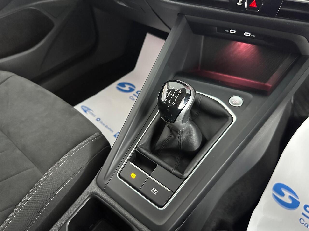 Volkswagen Golf VE22WDV