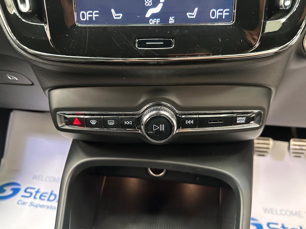 Volvo XC40 YM70MTZ