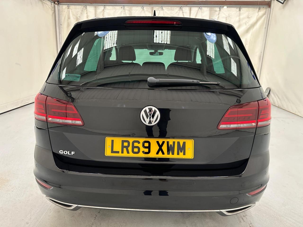 Volkswagen Golf SV LR69XWM