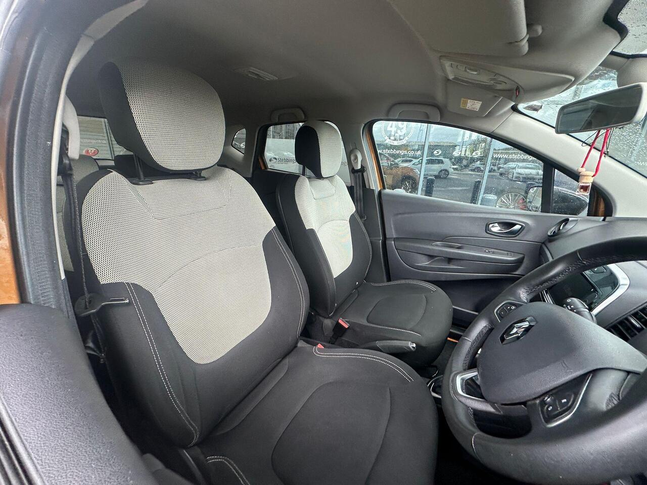 Renault Captur KR19JYJ