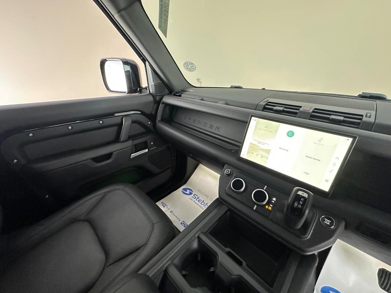 Land Rover Defender 90 WG25BLZ