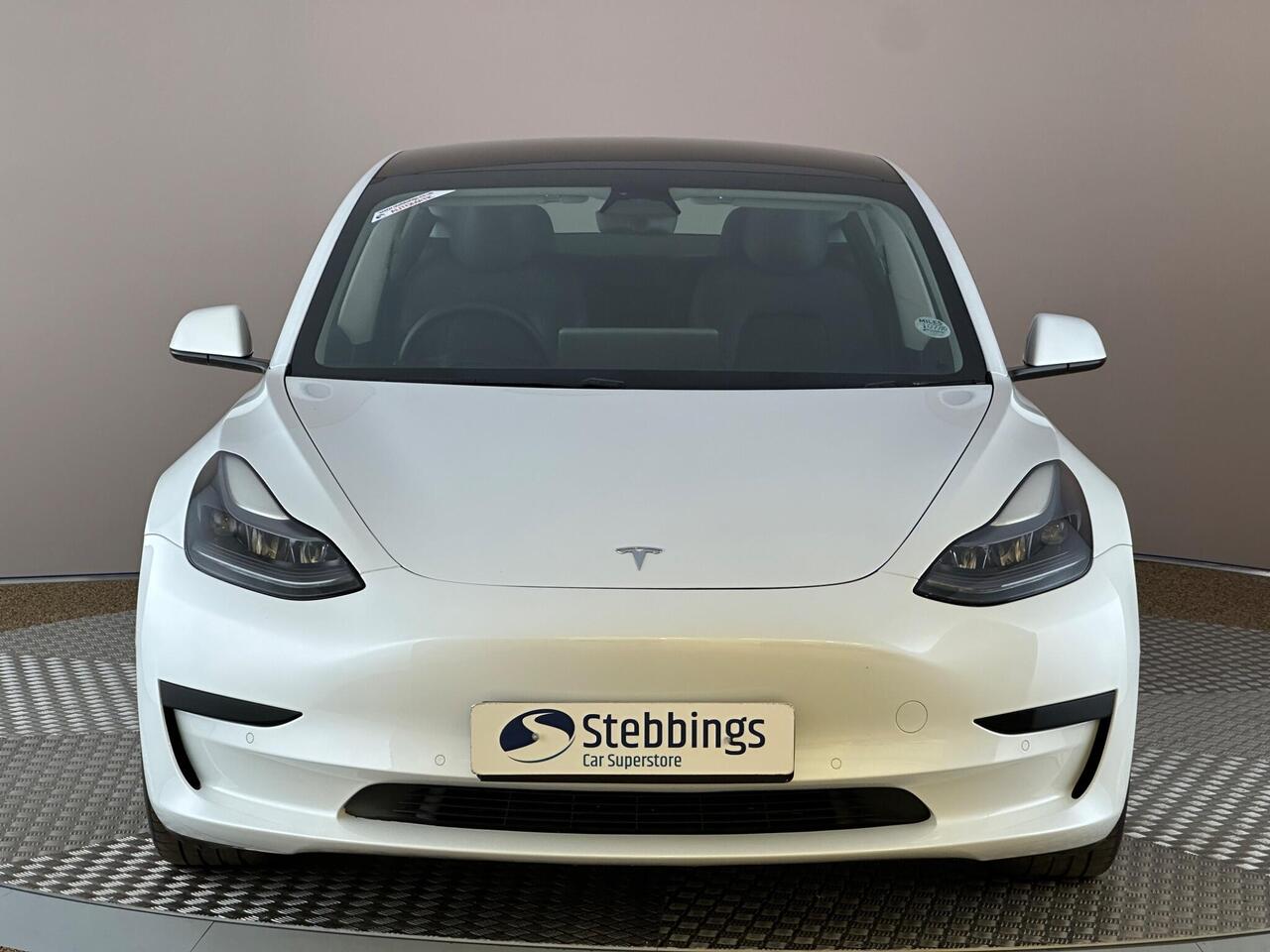 Tesla Model 3 AF22DGX