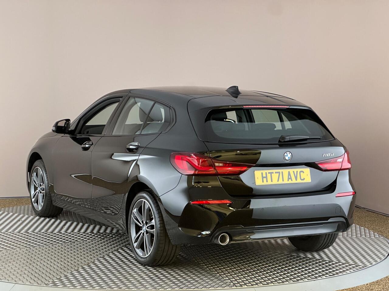 BMW 1 Series HT71AVC