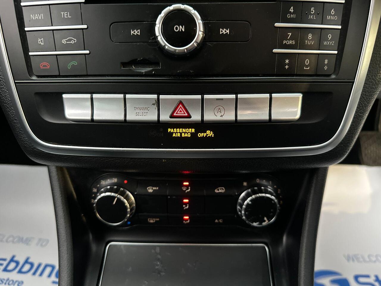 Mercedes-Benz GLA YH69VSZ