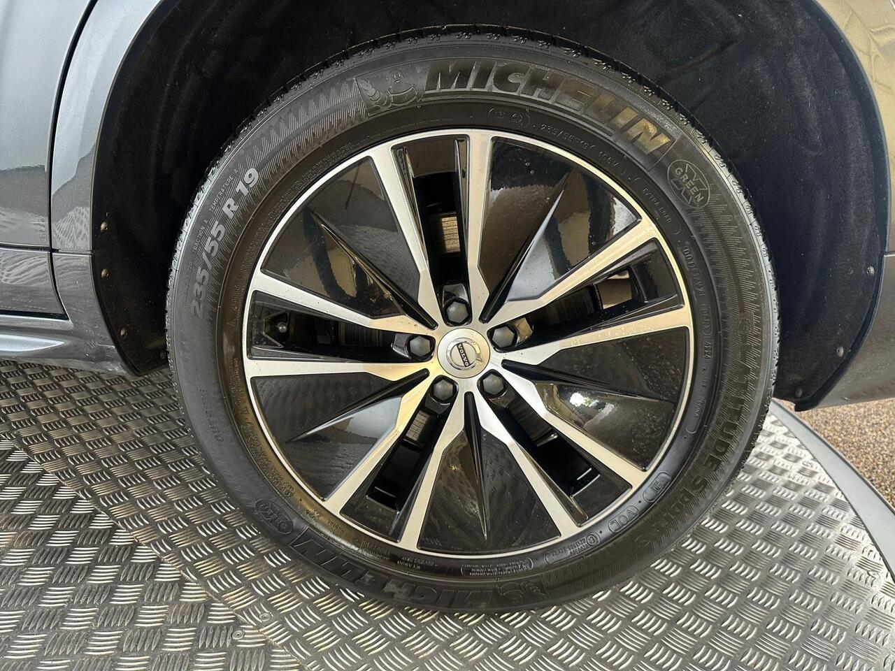 Volvo XC90 YY69PVT