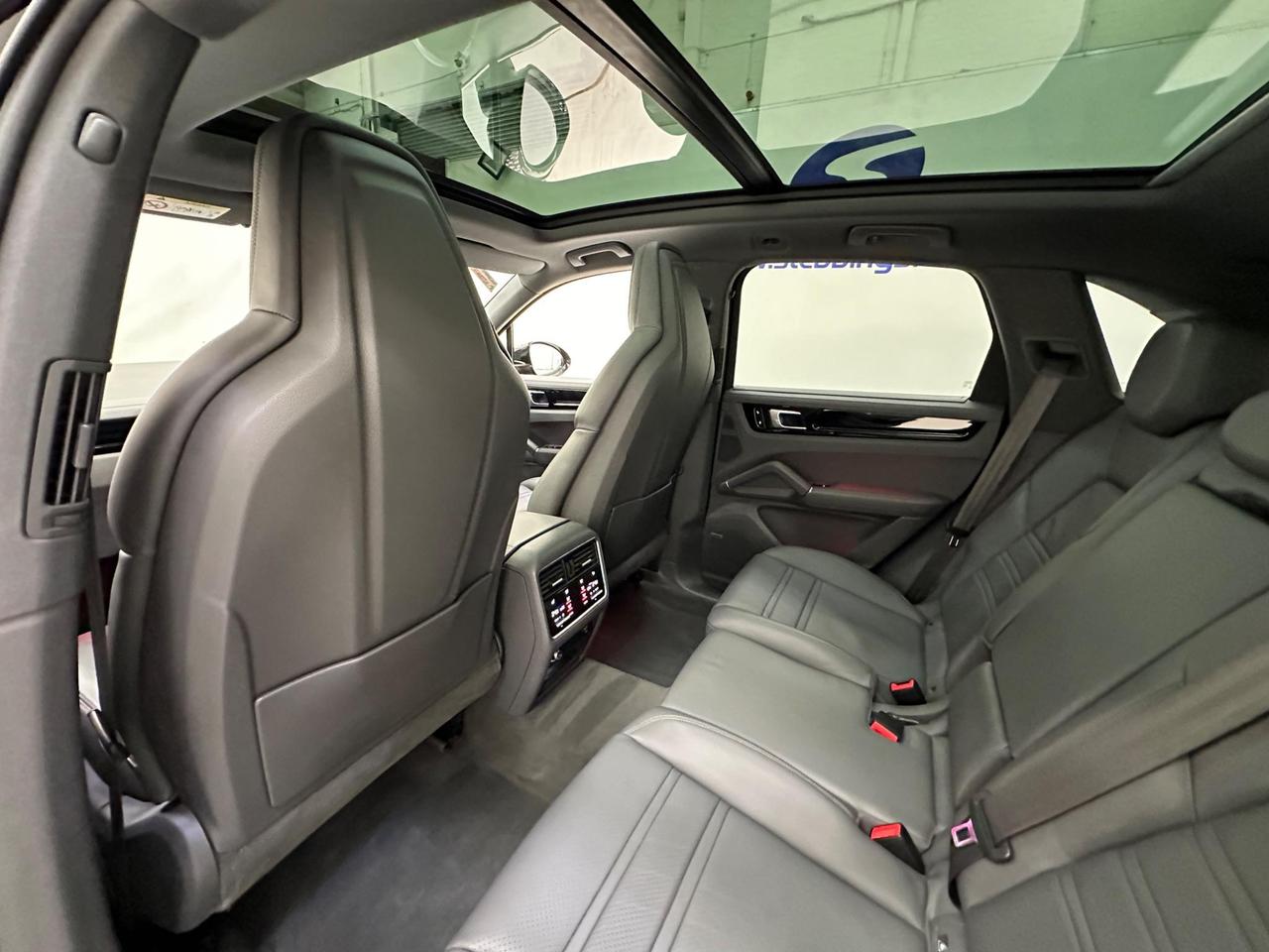 Porsche Cayenne AK18UXX