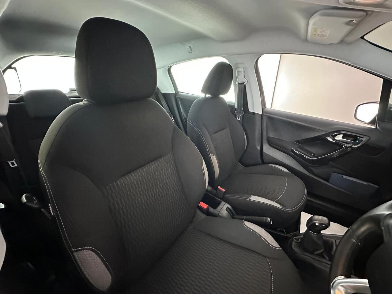 Peugeot 208 GN66YMF