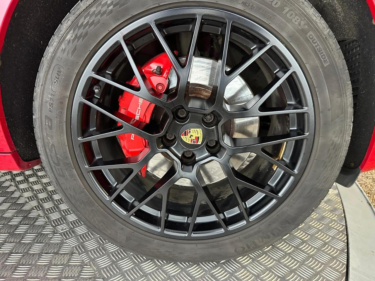 Porsche Macan AE18WBL