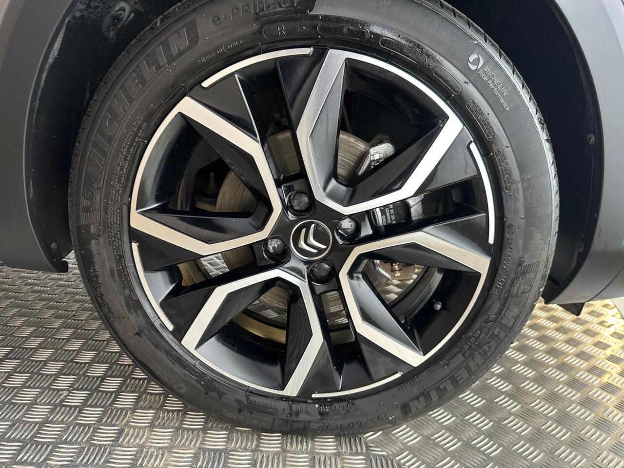 Citroen e-C4 YX71WAA