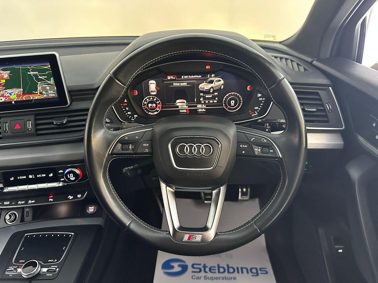 Audi SQ5 AE19UUX