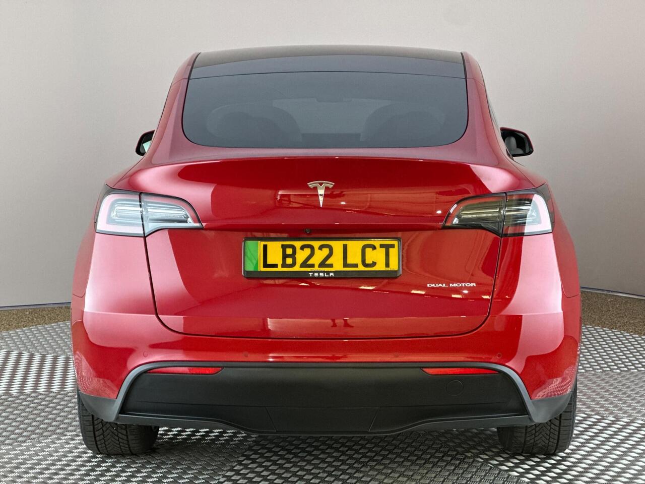 Tesla Model Y LB22LCT
