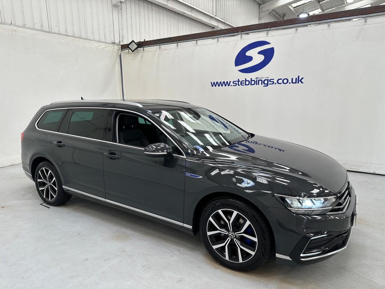 Volkswagen Passat YE70UZH