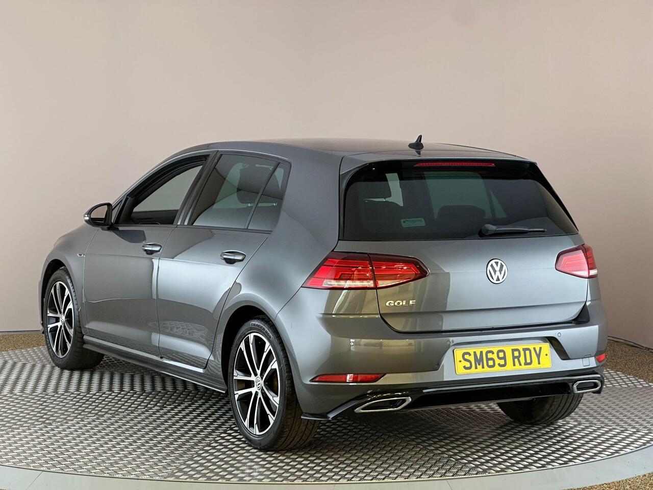 Volkswagen Golf SM69RDY