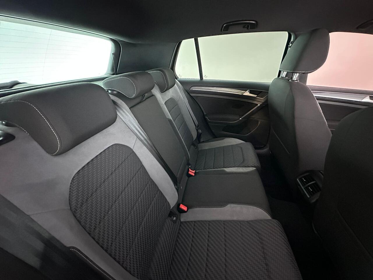 Volkswagen Golf KR19NVV