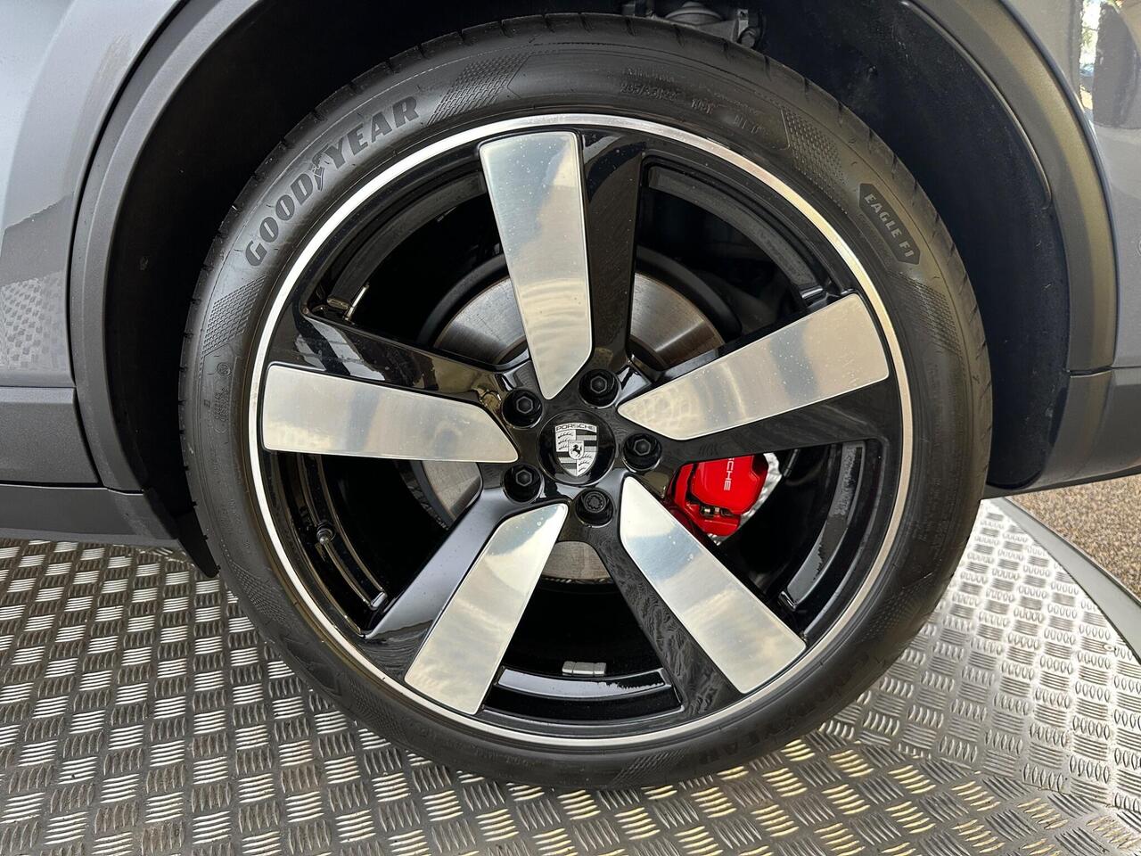 Porsche Macan AK74OLX