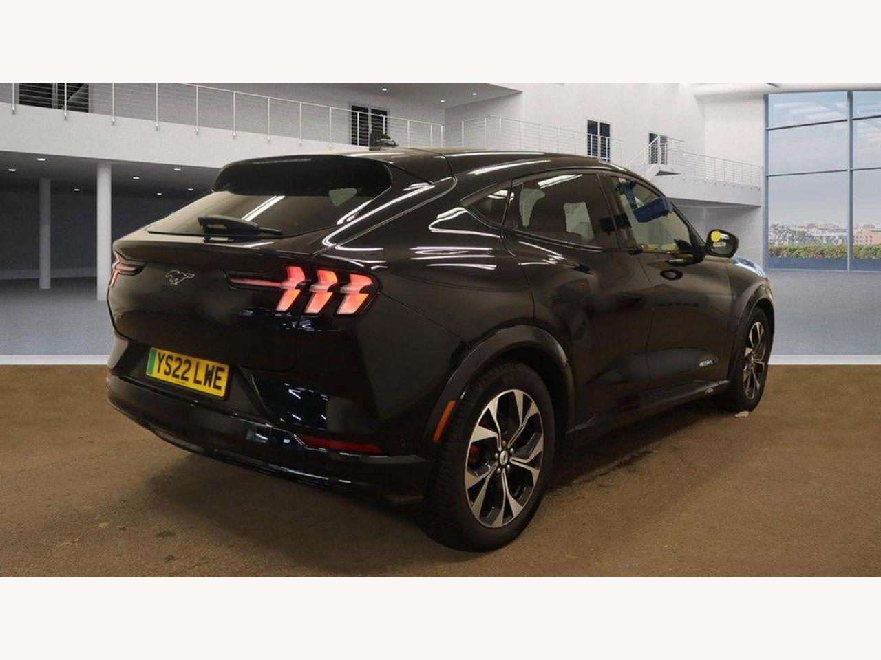Ford Mustang Mach-E YS22LWE