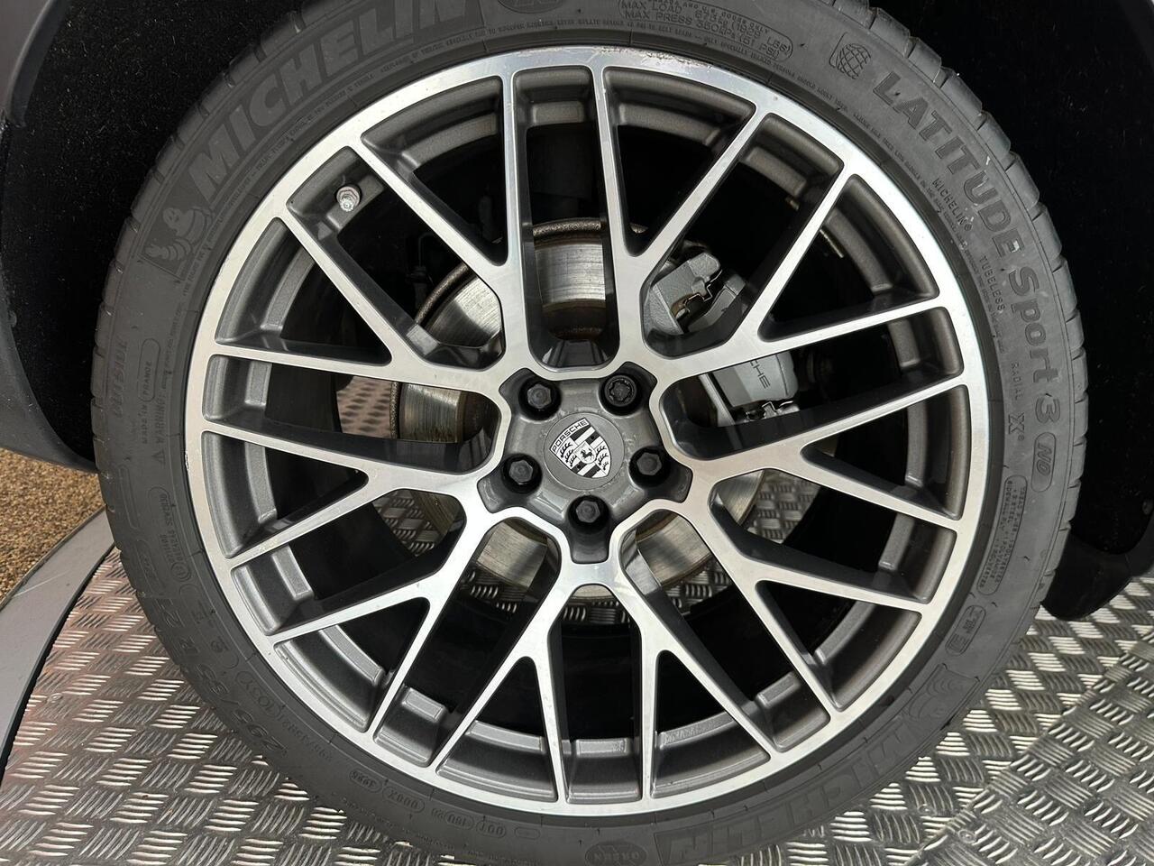 Porsche Macan RE20KWN