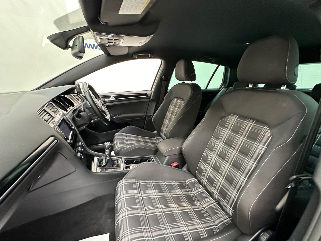 Volkswagen Golf DG14UAA