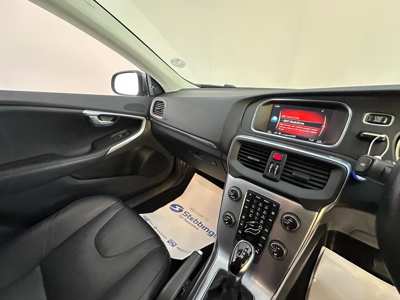 Volvo V40 KX68YTE