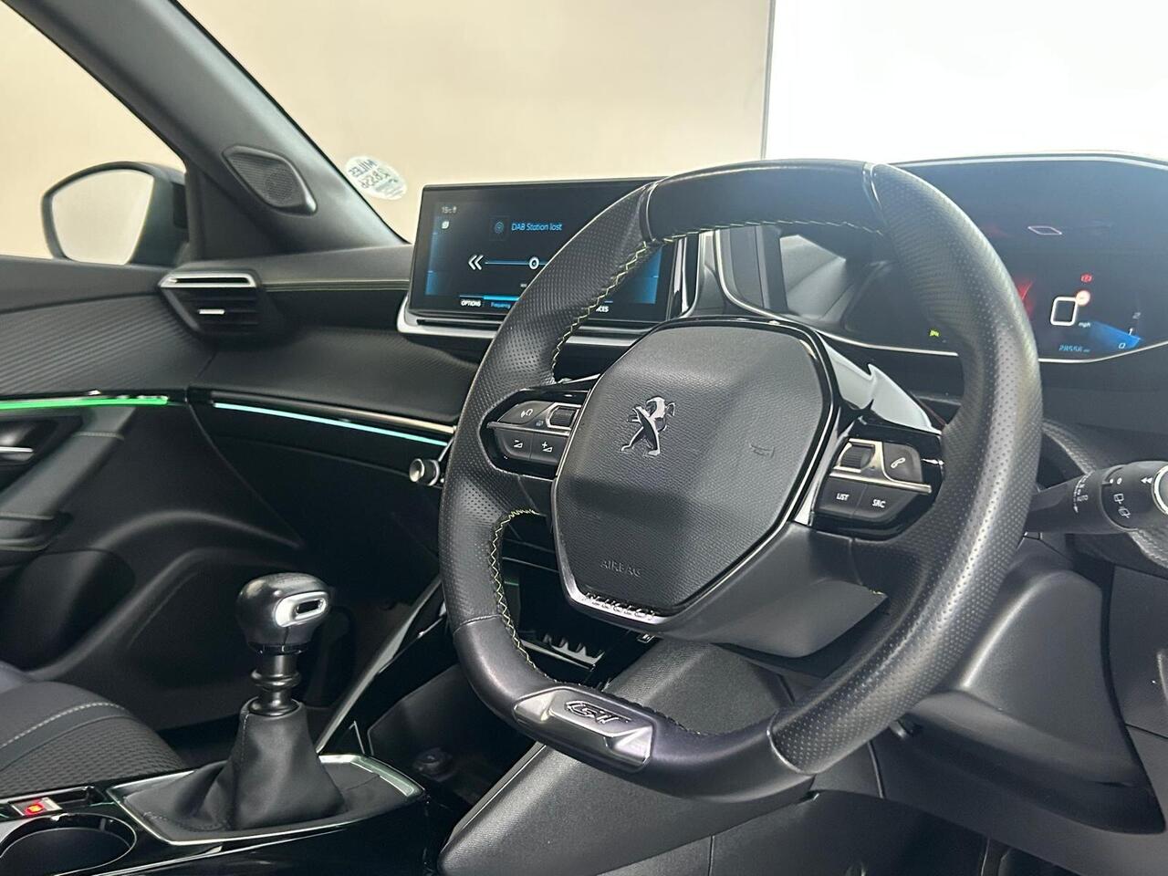 Peugeot 2008 KW72VUU