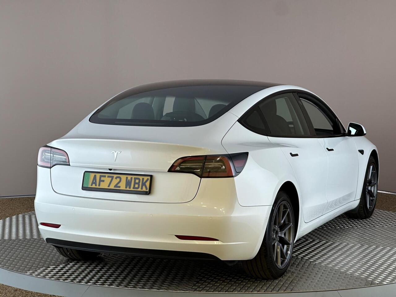 Tesla Model 3 AF72WBK