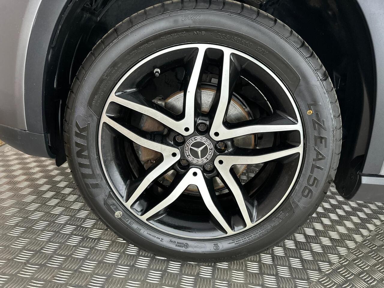 Mercedes-Benz GLA YH69VSZ