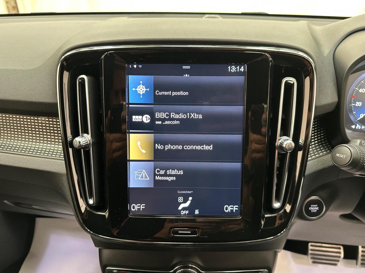 Volvo XC40 YT22VKE
