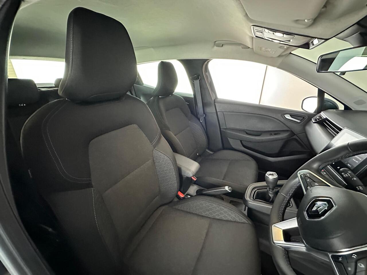 Renault Clio YC71OJA