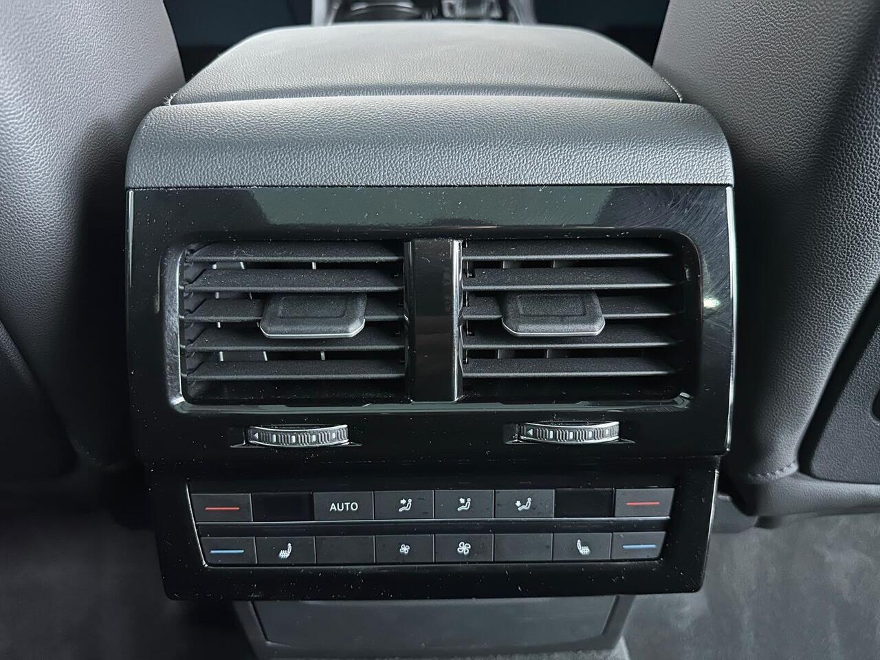 Volkswagen Touareg KY69UHS
