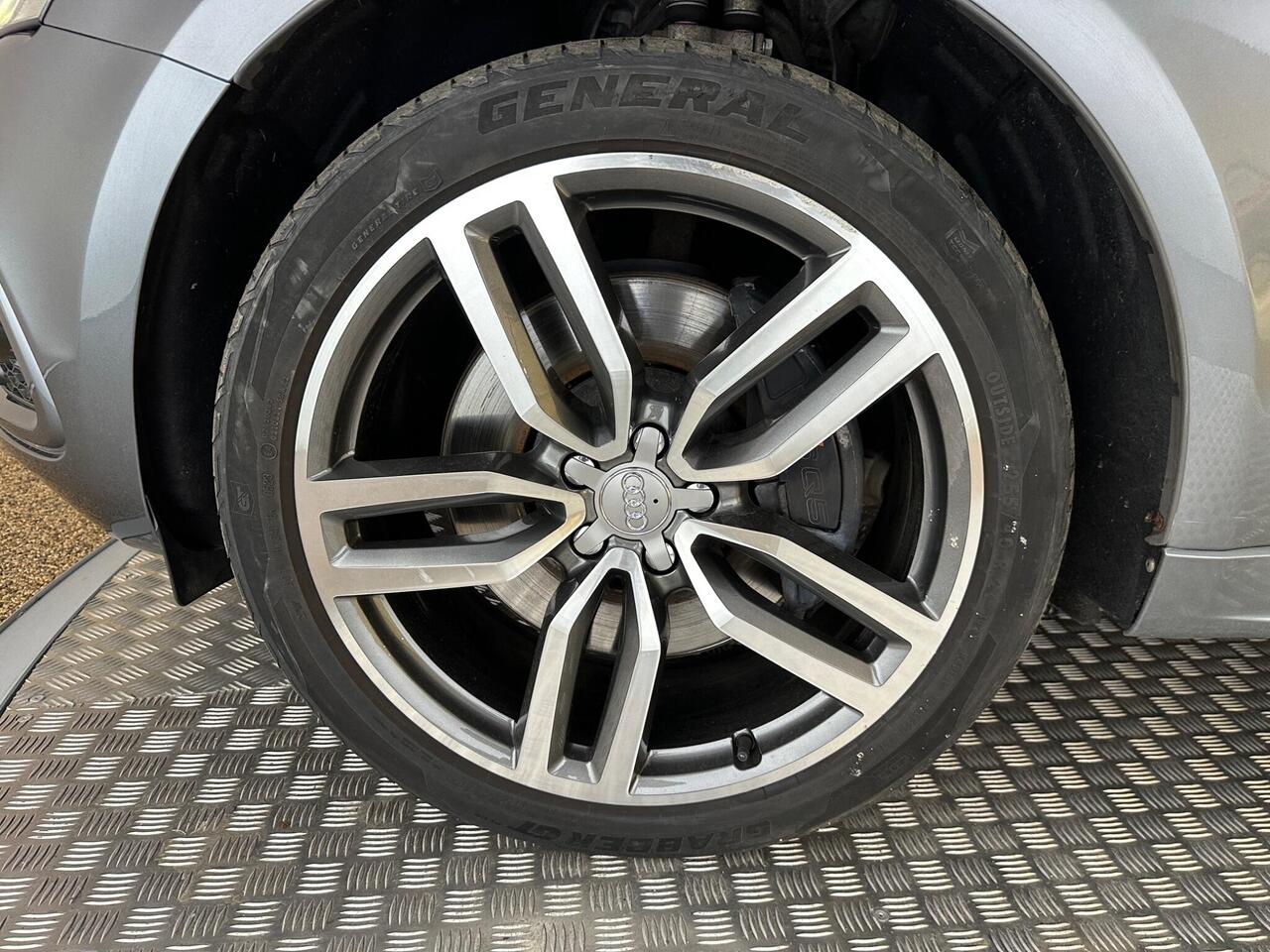 Audi SQ5 LD66WRR