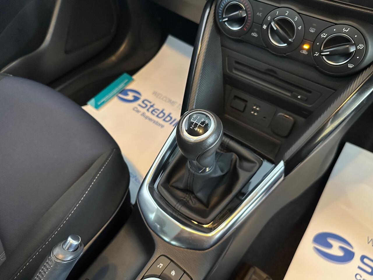 Mazda Mazda2 AV17RWZ
