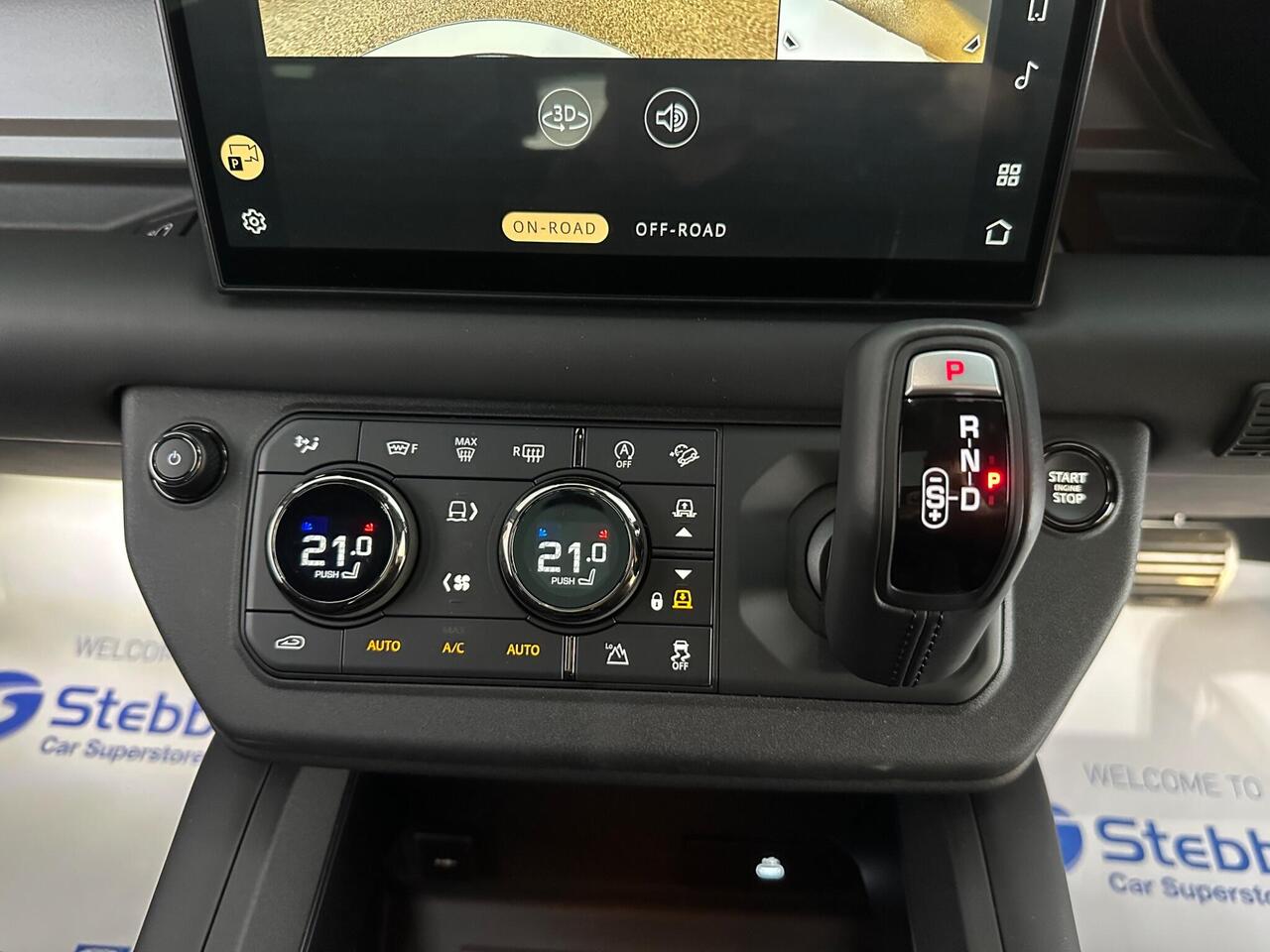 Land Rover Defender 110 FY25UTL