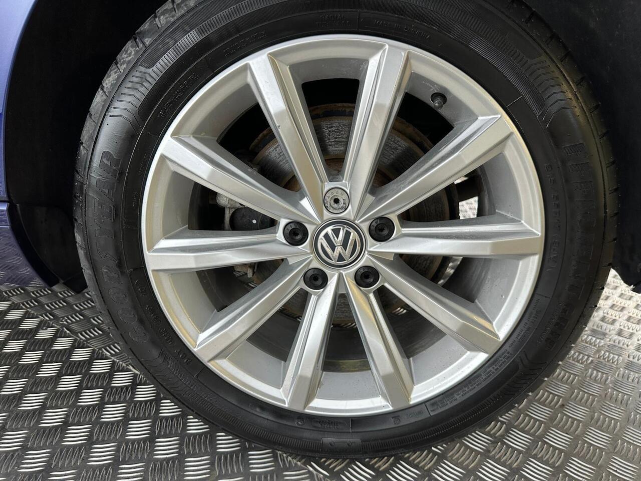 Volkswagen Passat WO19GZU