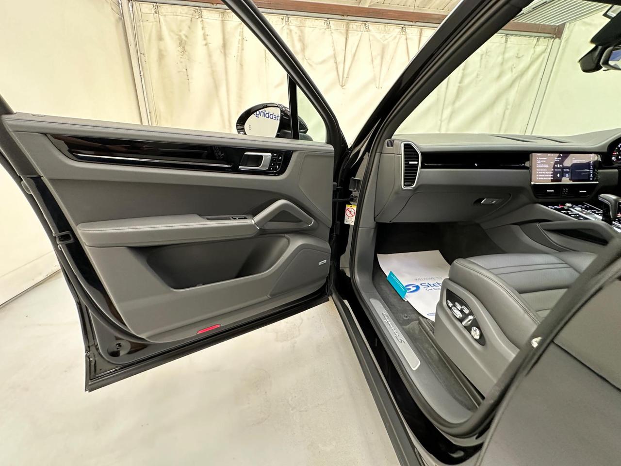 Porsche Cayenne AK18UXX