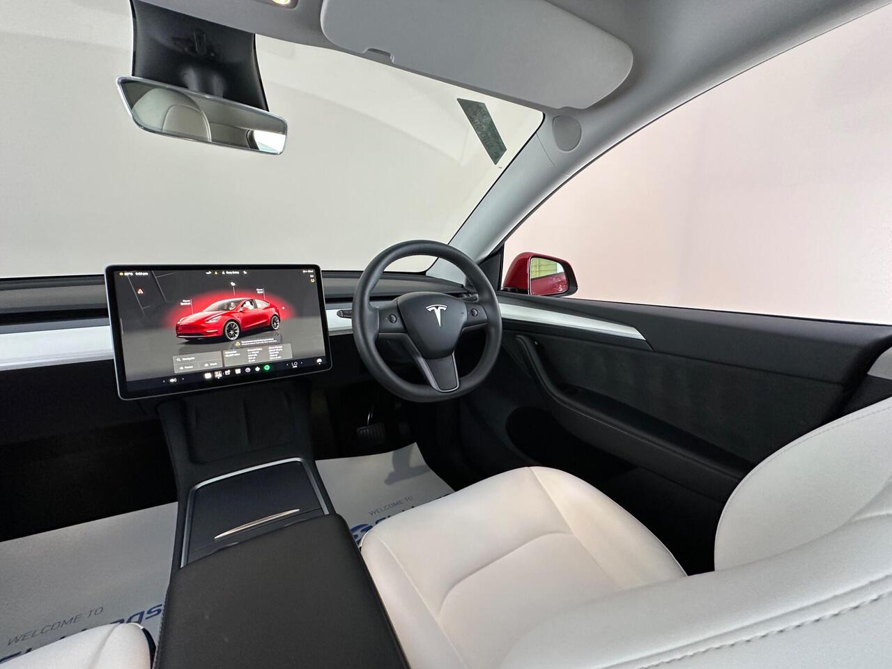 Tesla Model Y BD73NWG