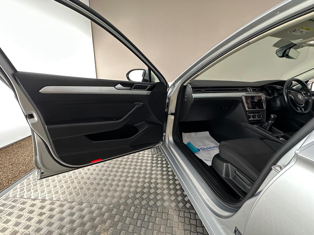 Volkswagen Passat AD19KLE