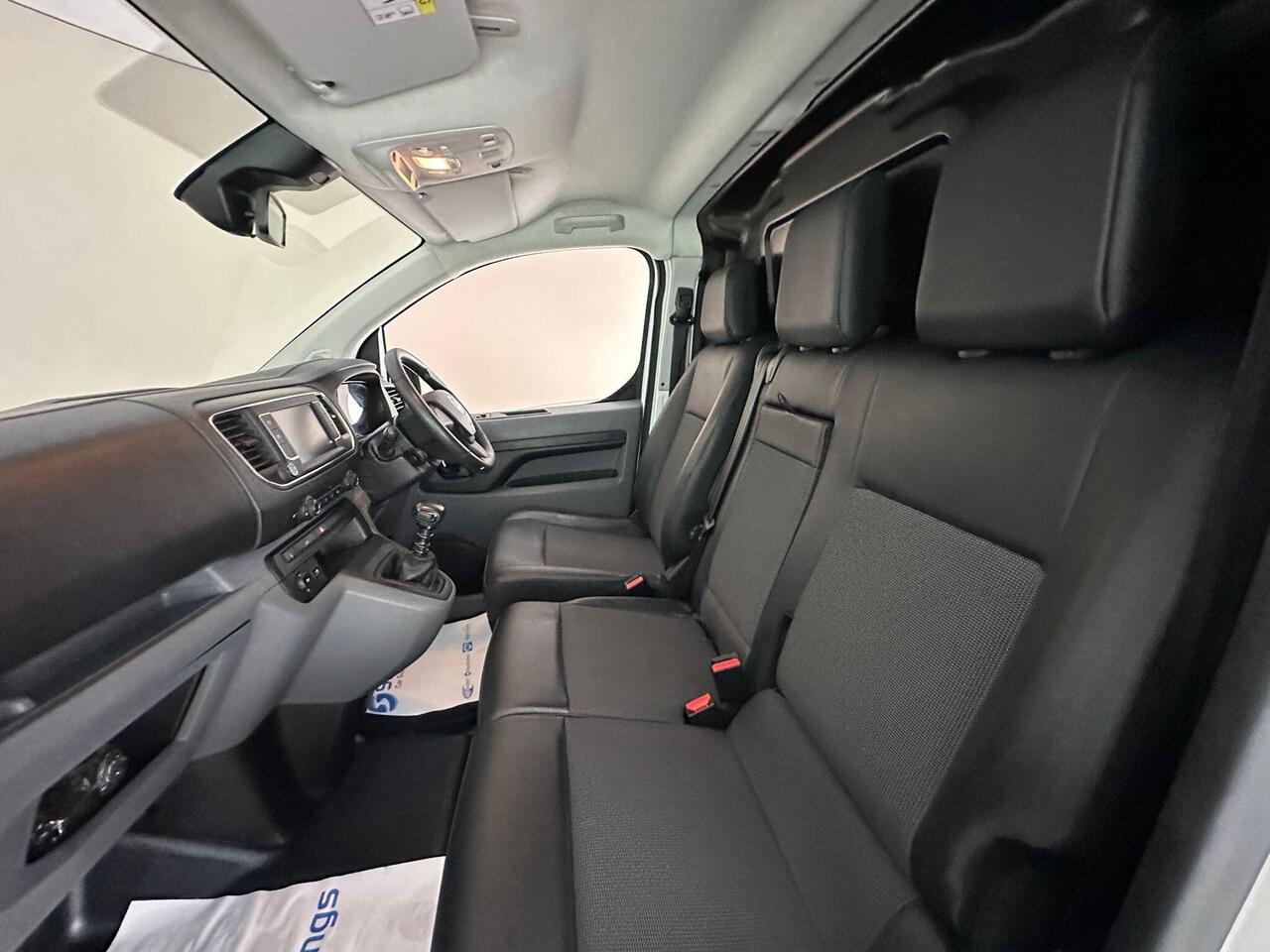 Vauxhall Vivaro MJ69FPE