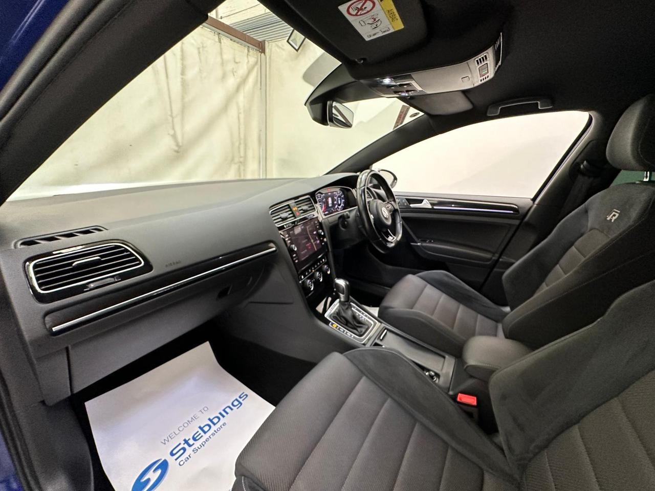 Volkswagen Golf YE70AZG
