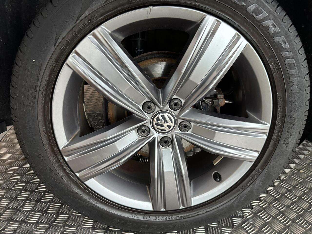 Volkswagen Tiguan Allspace SL21ZFT