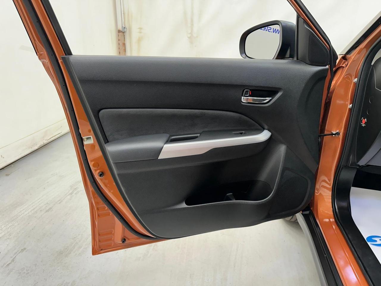 Suzuki Vitara YH16WND